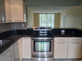 5950 Del Lago Cir 112, Sunrise FL 33313