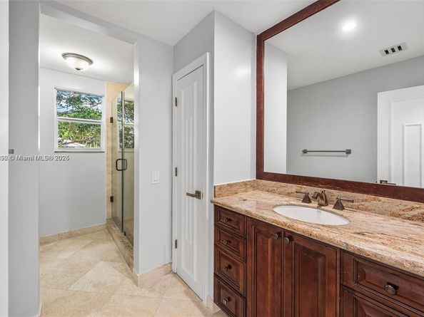 2445 SE 8 St, Pompano Beach FL 33062