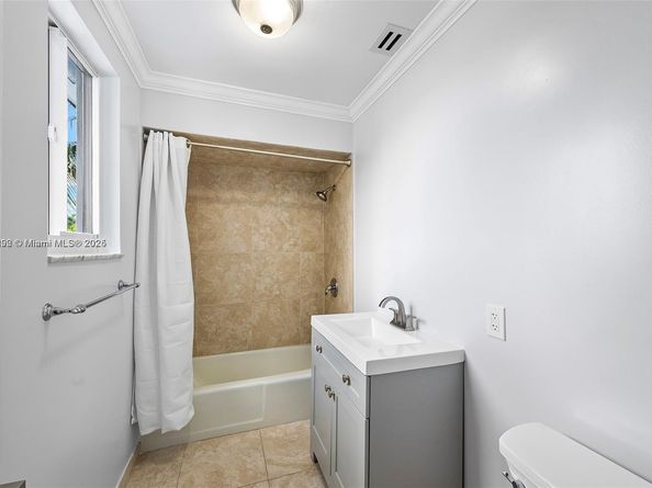 2445 SE 8 St, Pompano Beach FL 33062