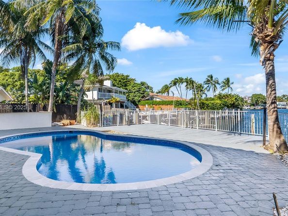 2445 SE 8 St, Pompano Beach FL 33062