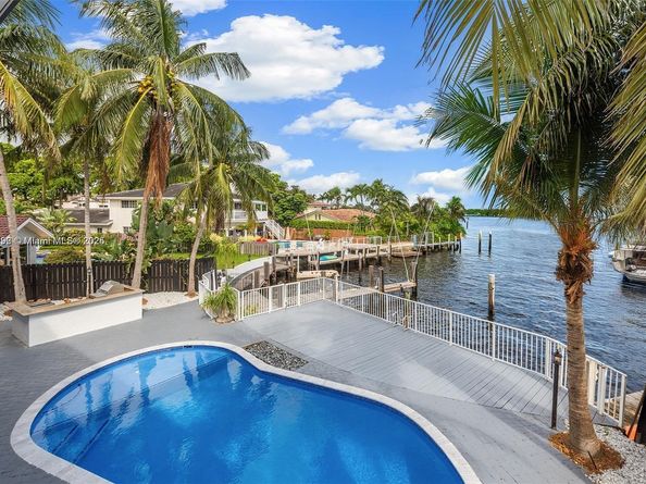 2445 SE 8 St, Pompano Beach FL 33062