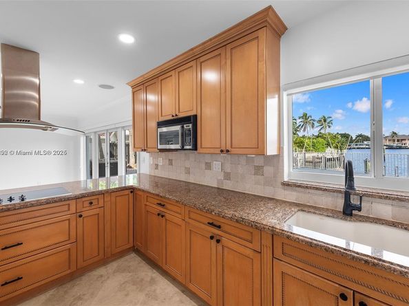 2445 SE 8 St, Pompano Beach FL 33062