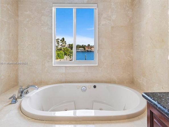 2445 SE 8 St, Pompano Beach FL 33062