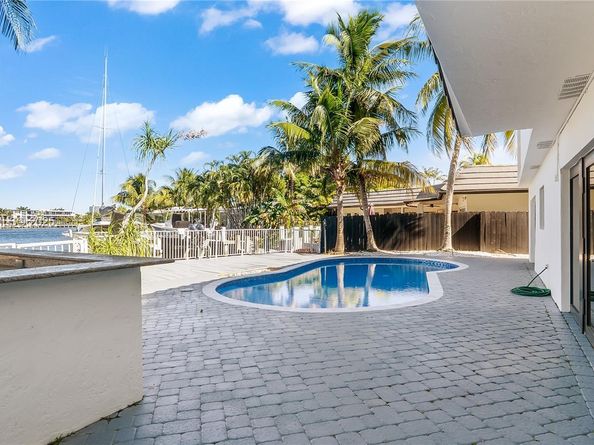 2445 SE 8 St, Pompano Beach FL 33062