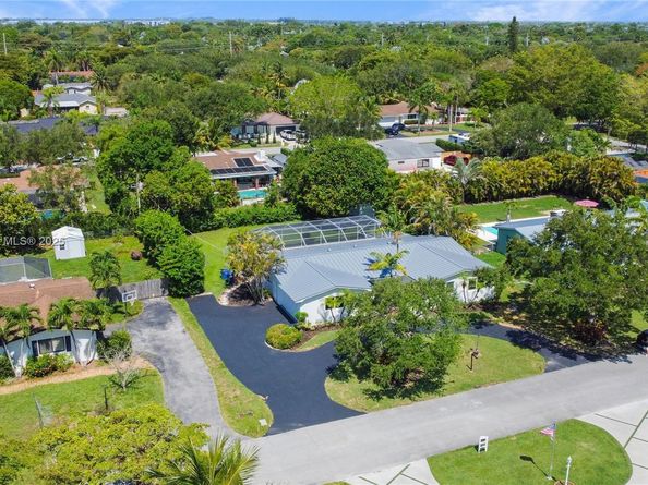 17640 SW 84th Ct, Palmetto Bay FL 33157