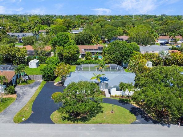17640 SW 84th Ct, Palmetto Bay FL 33157