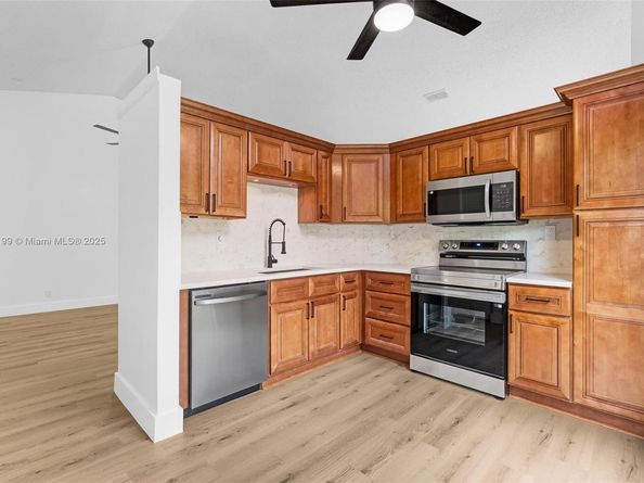 605 Laurel Way, North Lauderdale FL 33068