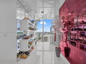 1100 Biscayne Blvd 4907, Miami FL 33132