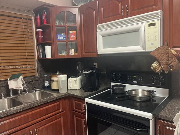 3920 NW 175th St, Miami Gardens FL 33055