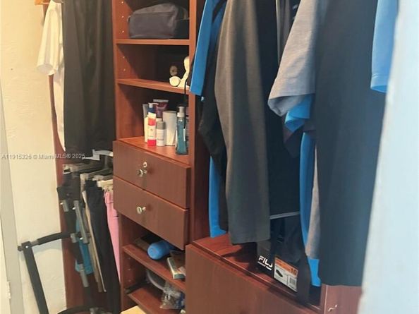 3920 NW 175th St, Miami Gardens FL 33055