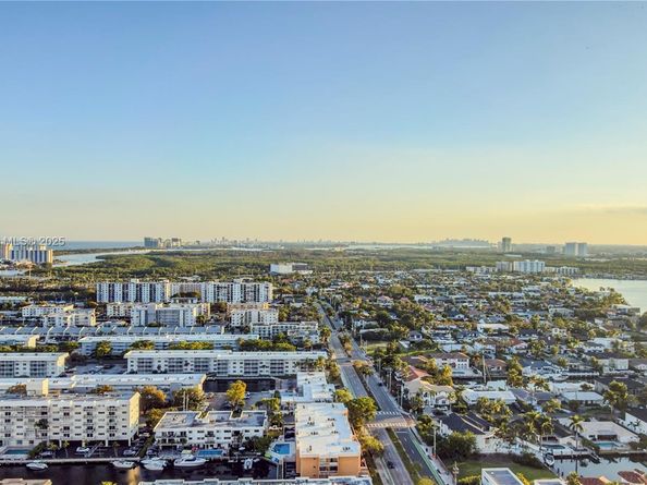 2000 Island Blvd 3004, Aventura FL 33160