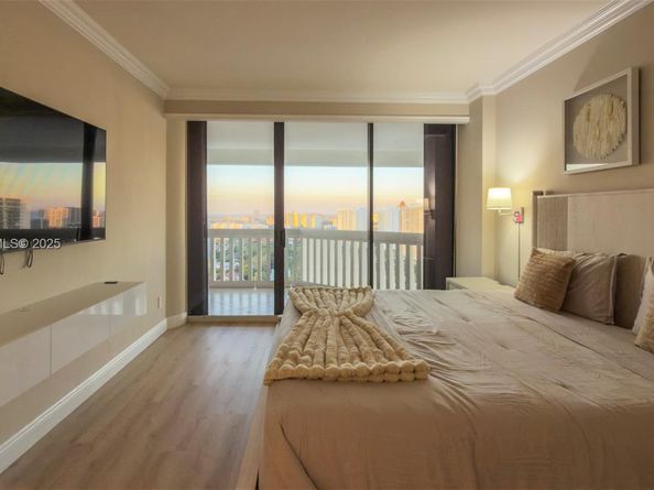 2000 Island Blvd 3004, Aventura FL 33160