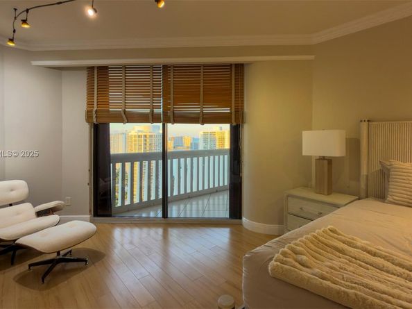 2000 Island Blvd 3004, Aventura FL 33160