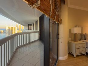 2000 Island Blvd 3004, Aventura FL 33160