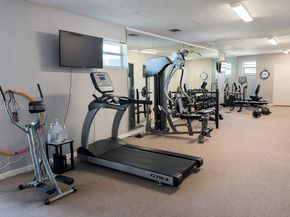 470 Executive Center Dr 2D, West Palm Beach FL 33401