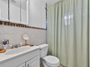 3147 Mcdonald St, Miami FL 33133