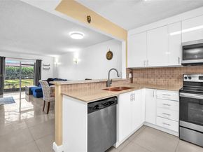 10457 NW 8th St 105, Pembroke Pines FL 33026