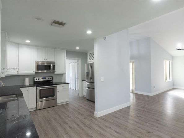 3115 NW 12th St, Delray Beach FL 33445
