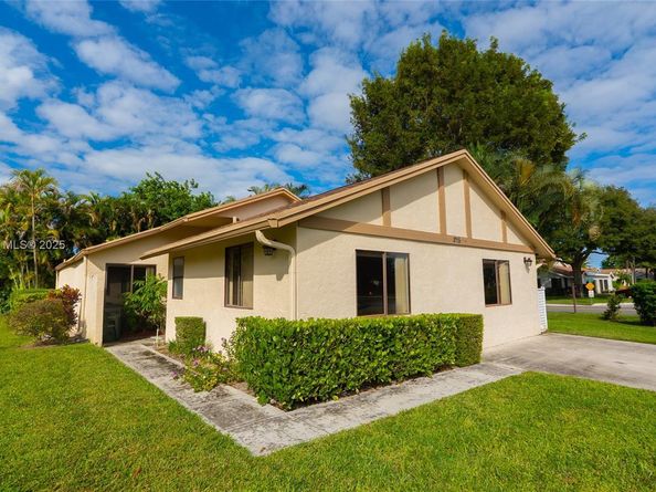 3115 NW 12th St, Delray Beach FL 33445