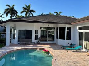 320 Windmill Palm Ave, Plantation FL 33324