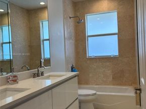 320 Windmill Palm Ave, Plantation FL 33324