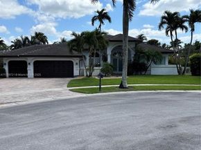 320 Windmill Palm Ave, Plantation FL 33324