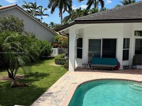 320 Windmill Palm Ave, Plantation FL 33324