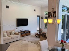 320 Windmill Palm Ave, Plantation FL 33324