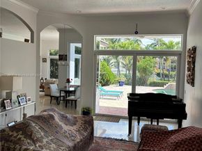 320 Windmill Palm Ave, Plantation FL 33324