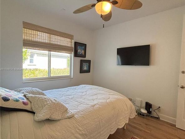 320 Windmill Palm Ave, Plantation FL 33324