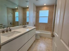 320 Windmill Palm Ave, Plantation FL 33324