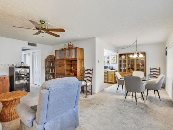 750 SW 133rd Ter 114C, Pembroke Pines FL 33027