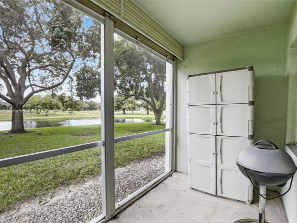 750 SW 133rd Ter 114C, Pembroke Pines FL 33027