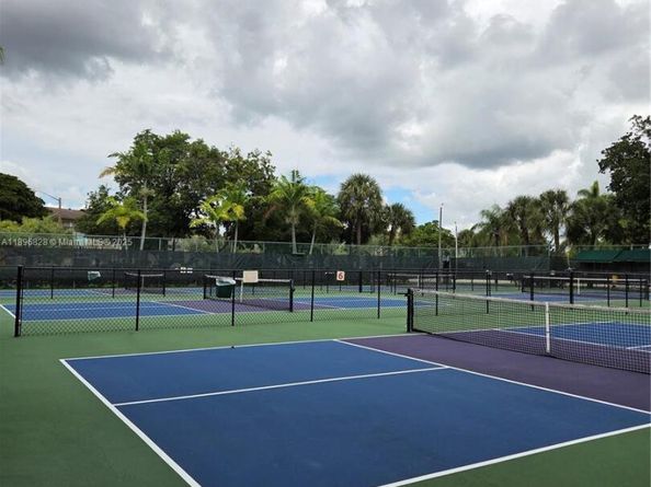 750 SW 133rd Ter 114C, Pembroke Pines FL 33027