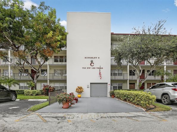 750 SW 133rd Ter 114C, Pembroke Pines FL 33027
