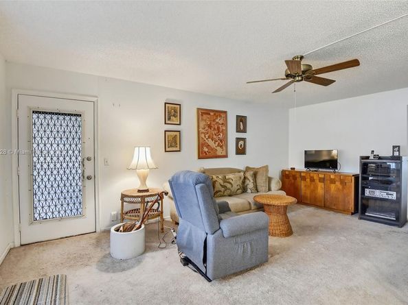 750 SW 133rd Ter 114C, Pembroke Pines FL 33027