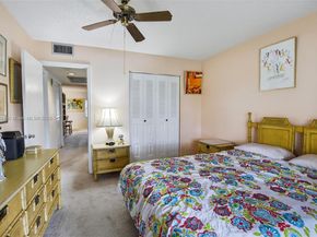 750 SW 133rd Ter 114C, Pembroke Pines FL 33027