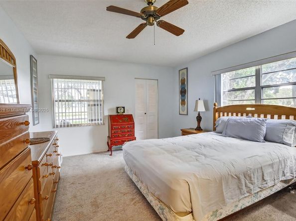 750 SW 133rd Ter 114C, Pembroke Pines FL 33027