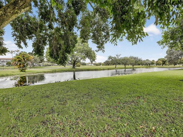 750 SW 133rd Ter 114C, Pembroke Pines FL 33027
