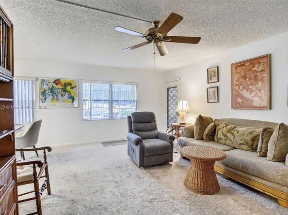 750 SW 133rd Ter 114C, Pembroke Pines FL 33027