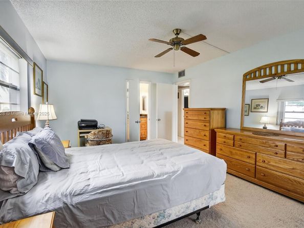 750 SW 133rd Ter 114C, Pembroke Pines FL 33027