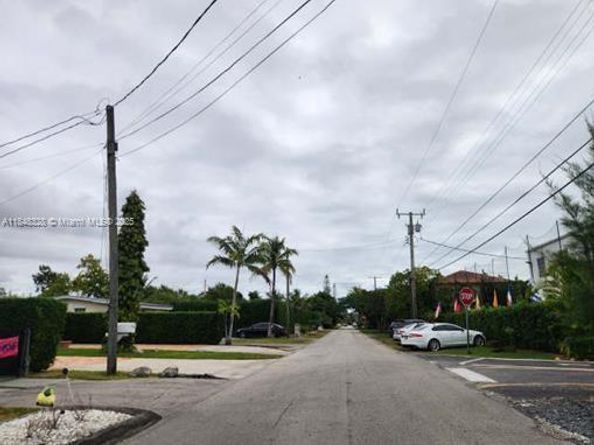 6525 SW 32nd St, Miami FL 33155