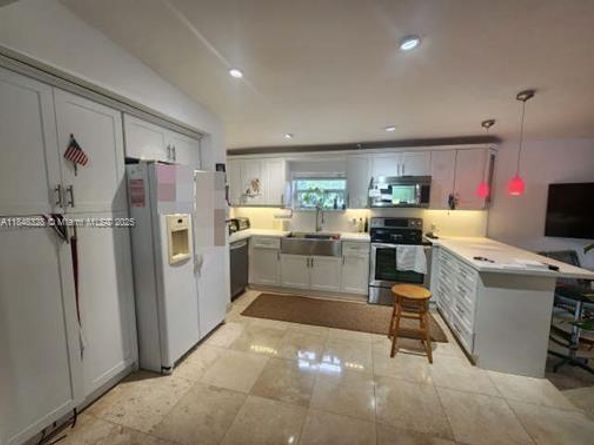 6525 SW 32nd St, Miami FL 33155