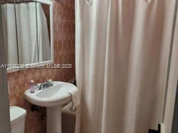 6525 SW 32nd St, Miami FL 33155