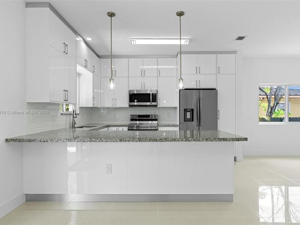 550 NW 58th Ct, Miami FL 33126