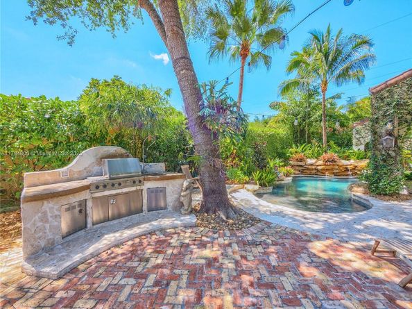 1229 Sorolla Ave, Coral Gables FL 33134