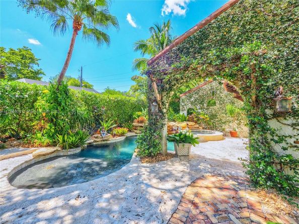 1229 Sorolla Ave, Coral Gables FL 33134