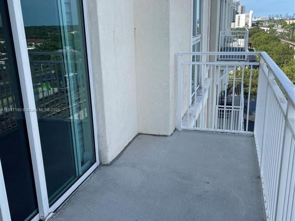 7280 SW 90th St 708, Miami FL 33156