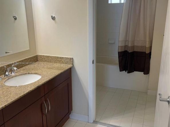 7280 SW 90th St 708, Miami FL 33156