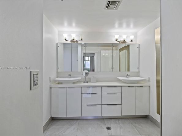 9755 NW 52nd St 401, Doral FL 33178